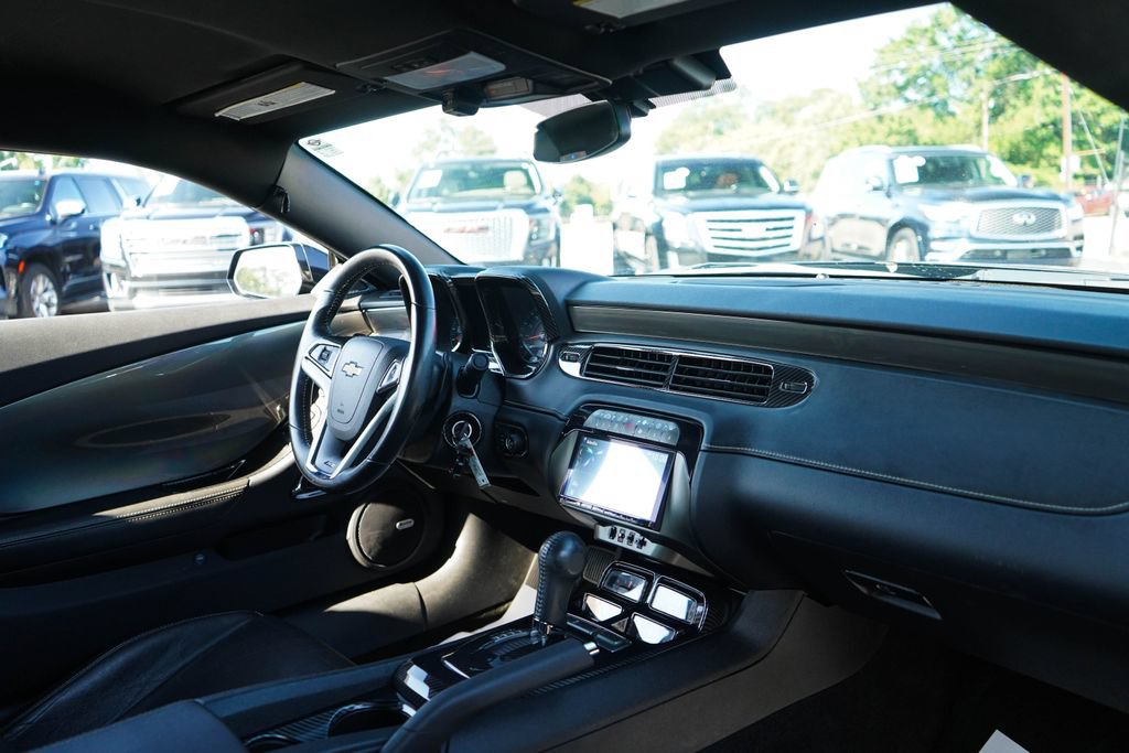 Used 2014 Chevrolet Camaro SS w/ RS Package RWD image 9