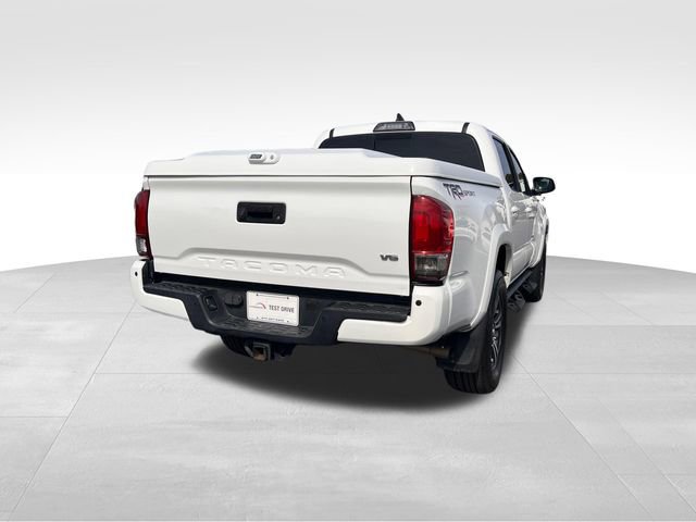 Used 2019 Toyota Tacoma TRD Sport w/ Technology Package RWD image 5