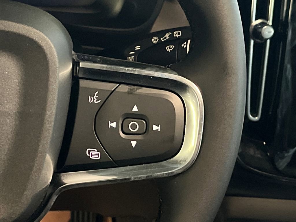New 2026 Volvo XC40 B5 Ultra w/ Protection Package Premier AWD/4WD image 13