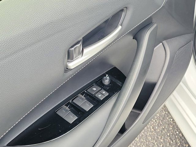Used 2025 Toyota Corolla SE FWD image 16