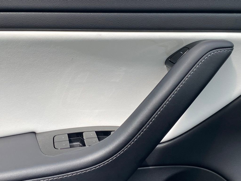 Used 2018 Tesla Model 3 Performance image 30