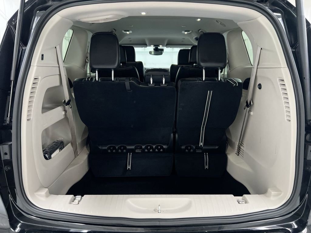 Used 2024 Chrysler Pacifica Touring-L image 23