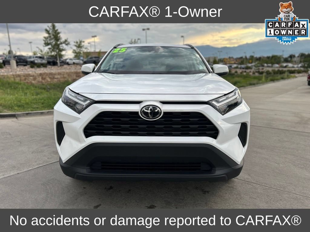 Used 2025 Toyota RAV4 XLE AWD/4WD image 2