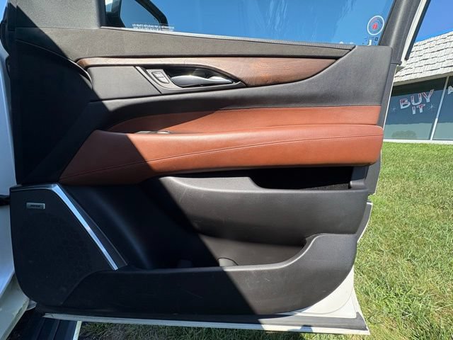 Used 2017 Cadillac Escalade Premium Luxury AWD/4WD image 31
