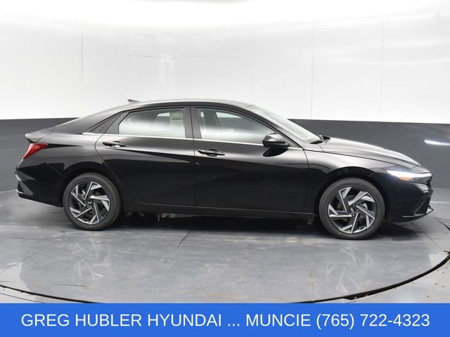 Used 2025 Hyundai Elantra SEL FWD image 5