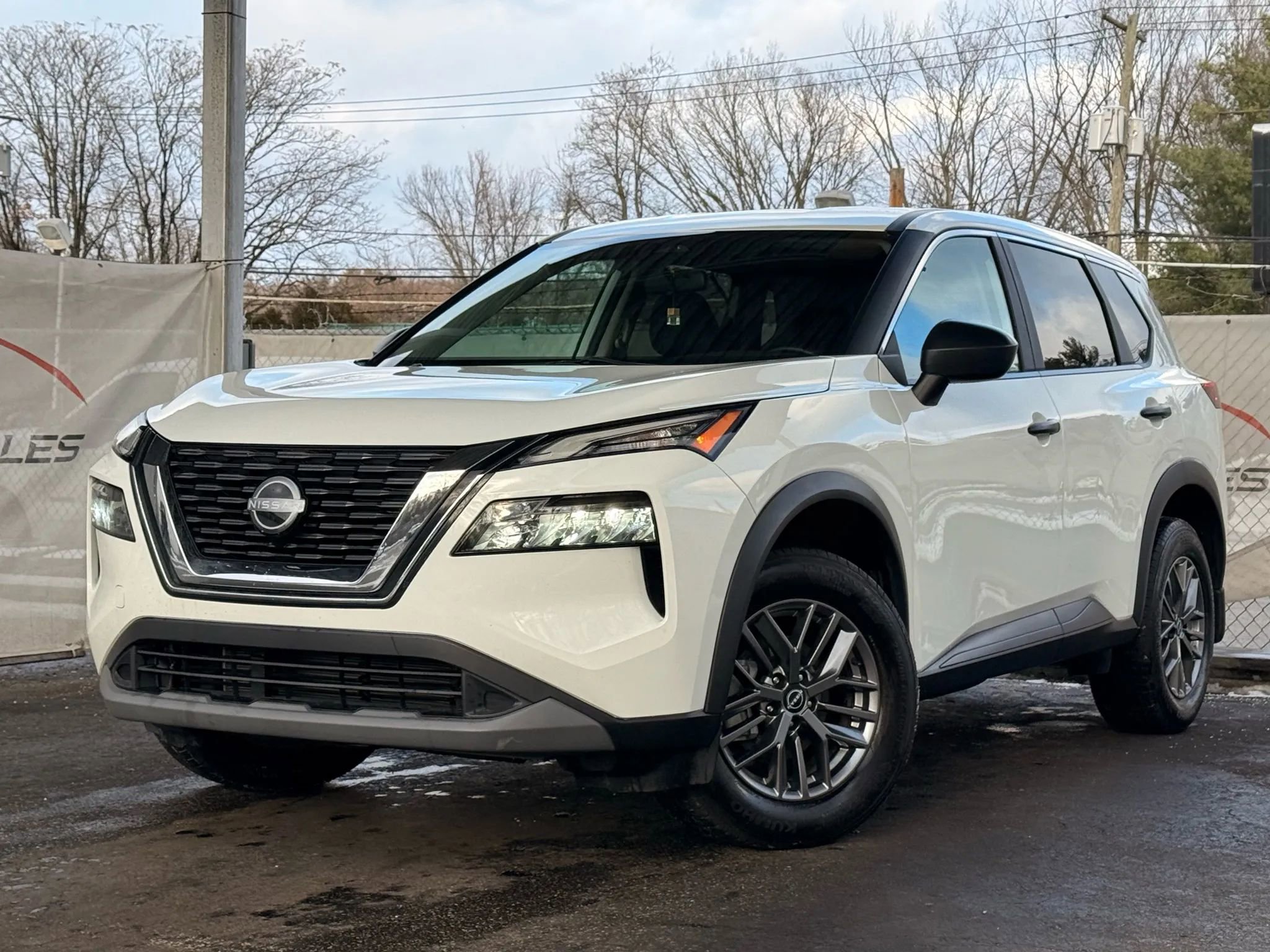 Used 2023 Nissan Rogue S AWD/4WD image 47