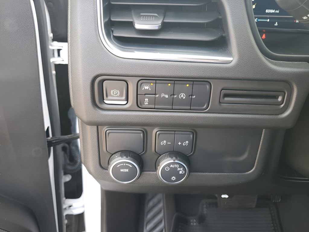 Used 2023 Chevrolet Suburban Premier image 33