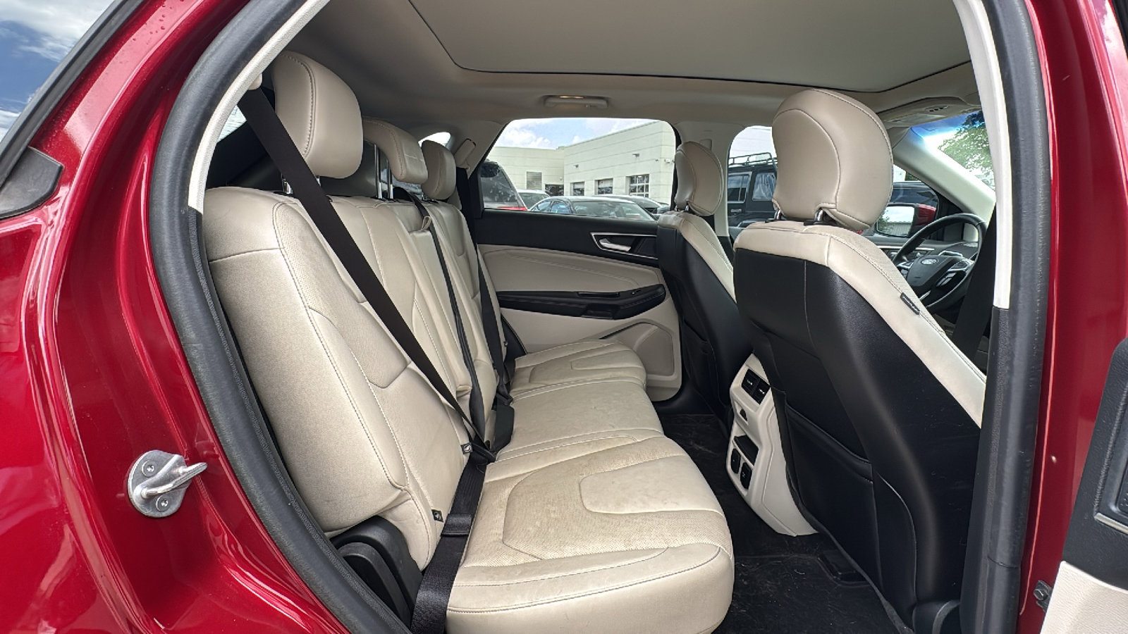 Used 2019 Ford Edge Titanium w/ Equipment Group 301A FWD image 24