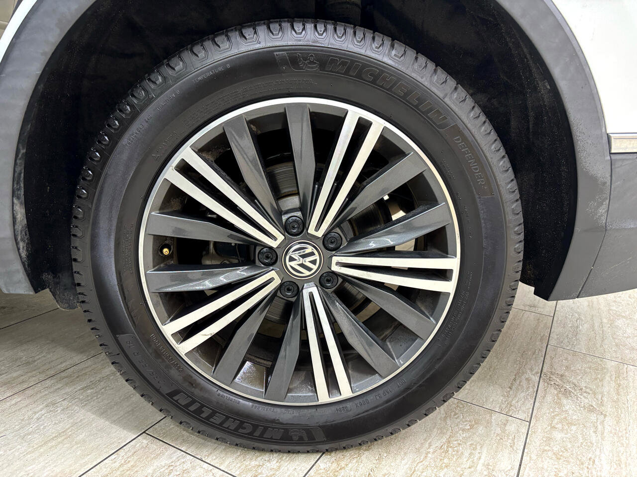 Used 2018 Volkswagen Tiguan SEL image 45