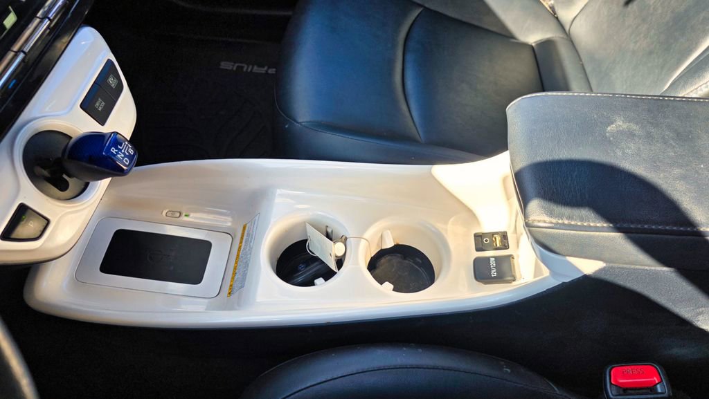 Used 2016 Toyota Prius Four Touring w/ Four Season Floor Mat Package image 18
