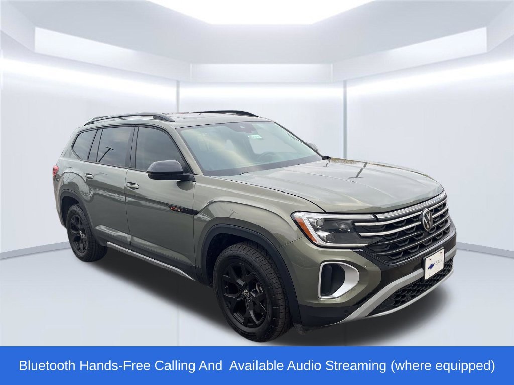 Used 2024 Volkswagen Atlas Peak Edition SE AWD/4WD image 9