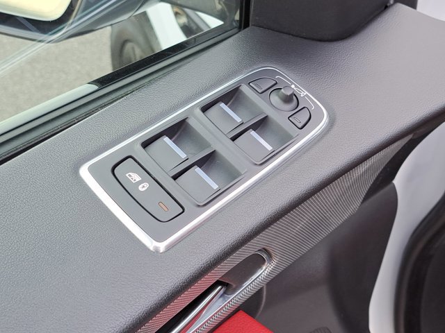 Used 2020 Jaguar F-PACE Checkered Flag image 23