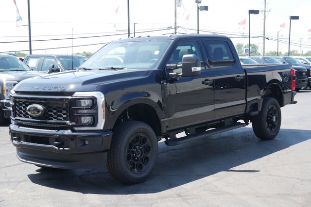 New 2026 Ford F350 XLT w/ XLT Premium Package AWD/4WD image 9