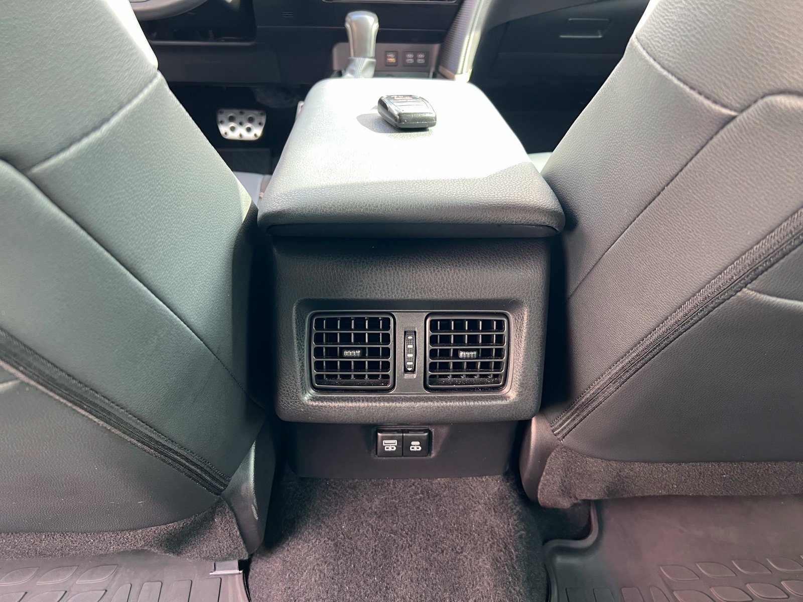 Used 2025 Toyota Camry SE FWD image 39