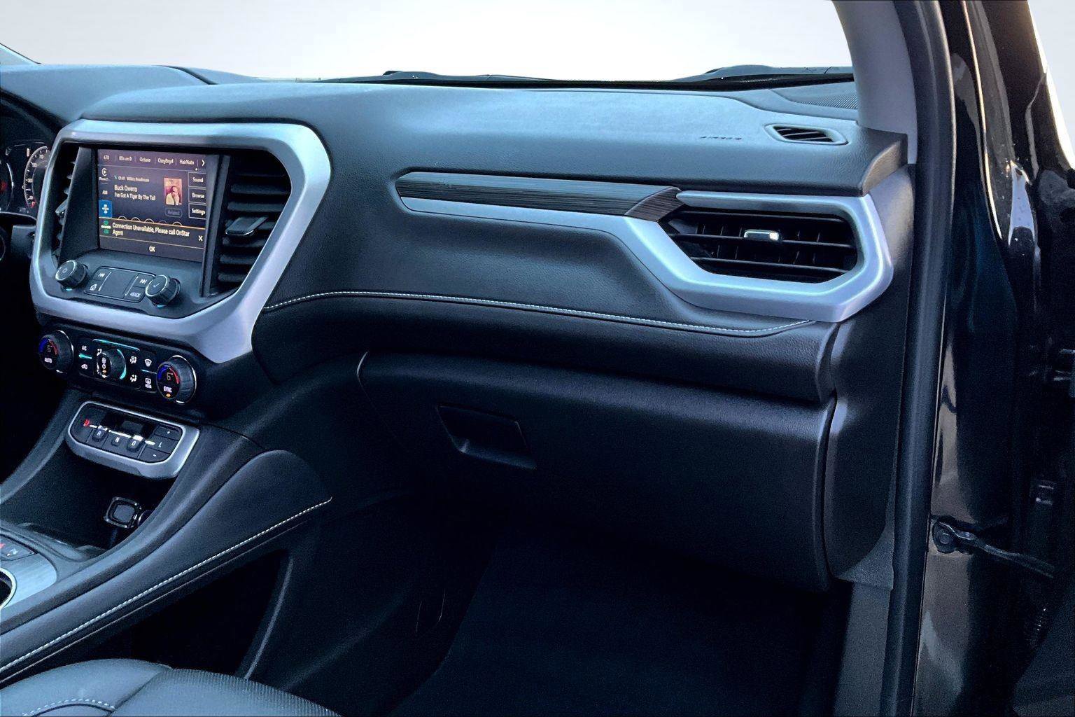 Used 2023 GMC Acadia SLT w/ Technology Package image 17