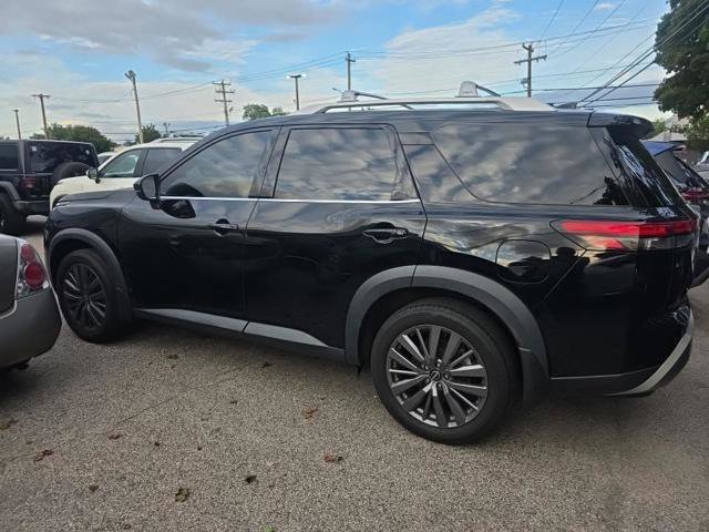 Used 2024 Nissan Pathfinder SL w/ SL Premium Package AWD/4WD image 9