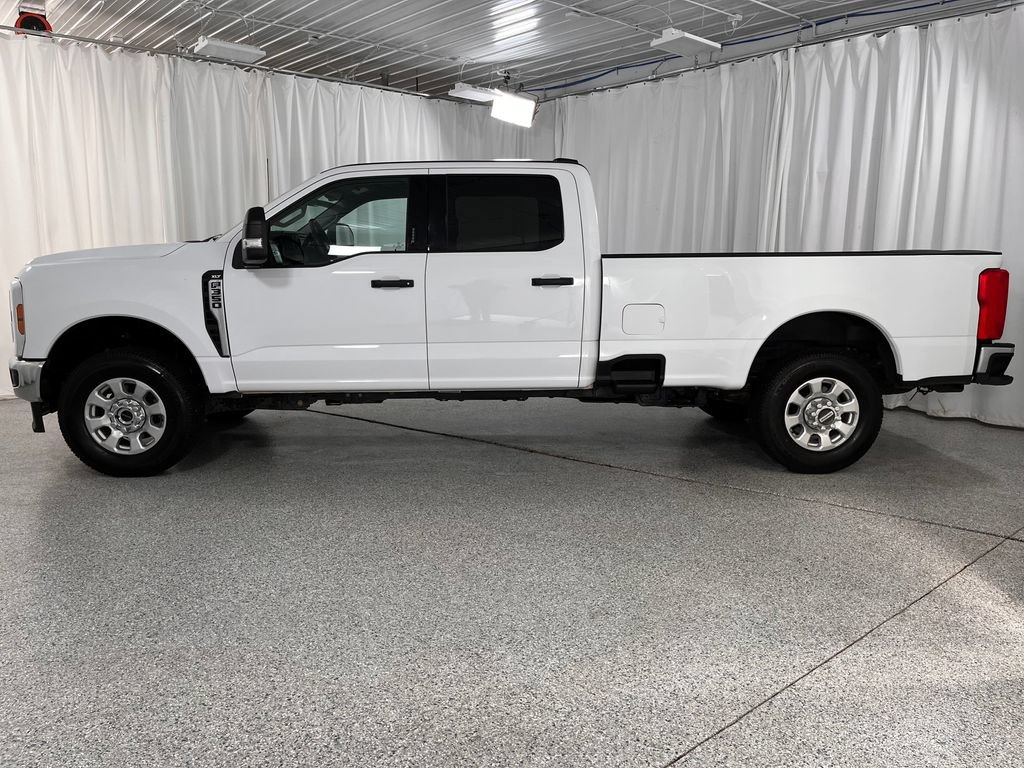 Used 2024 Ford F350 XLT w/ FX4 Off-Road Package AWD/4WD image 2
