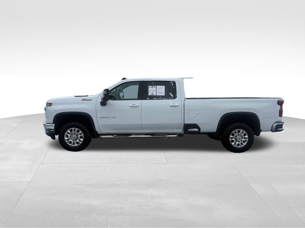 Used 2023 Chevrolet Silverado 3500 LT w/ Convenience Package image 4