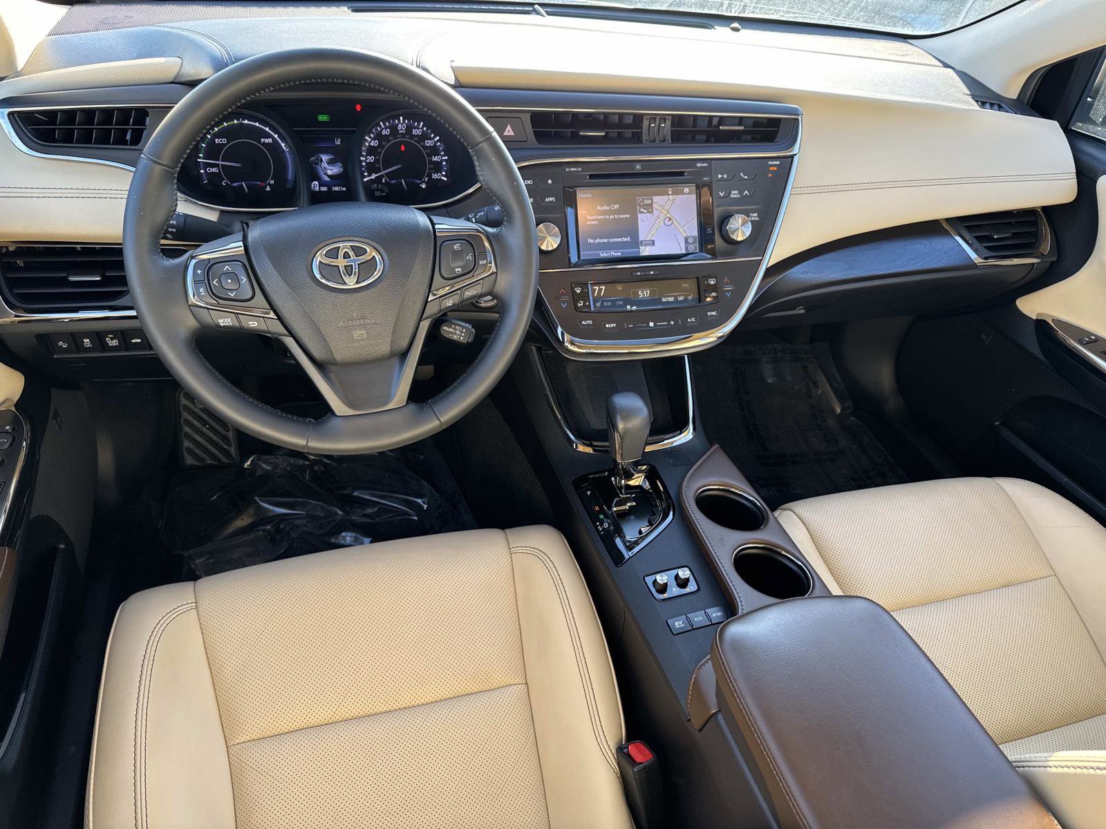 Used 2016 Toyota Avalon Limited w/ Toyota Safety Sense Package image 2