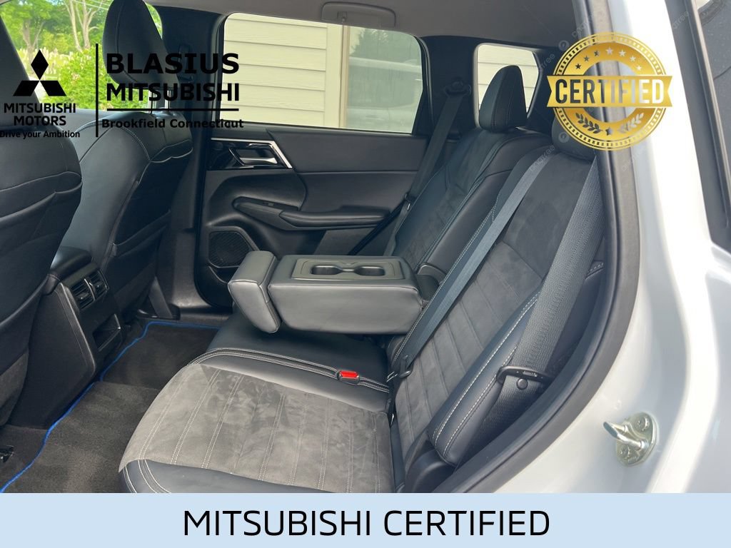Used 2024 Mitsubishi Outlander 4WD Plug-In Hybrid image 34