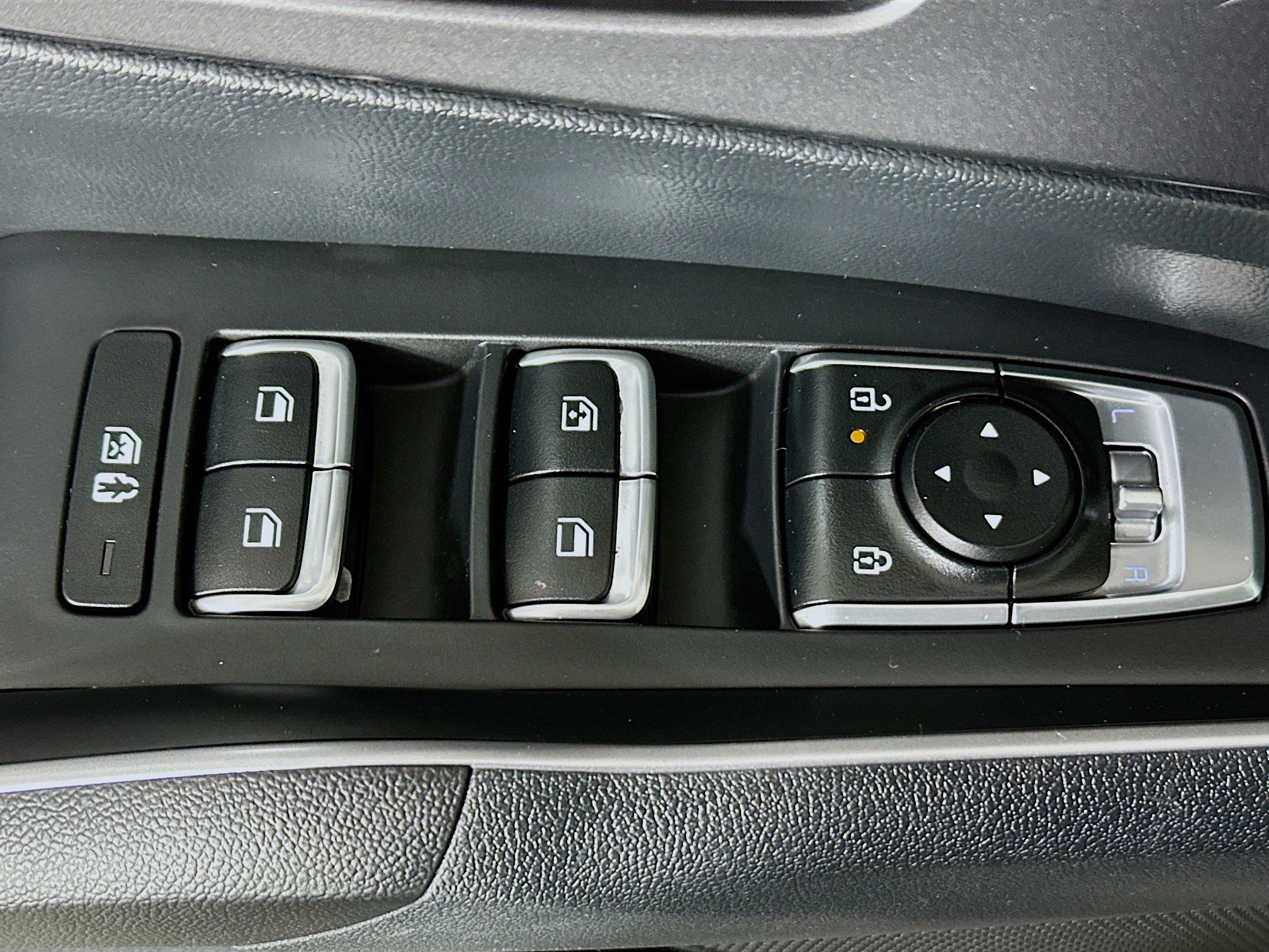 Used 2024 Kia Sorento S image 14