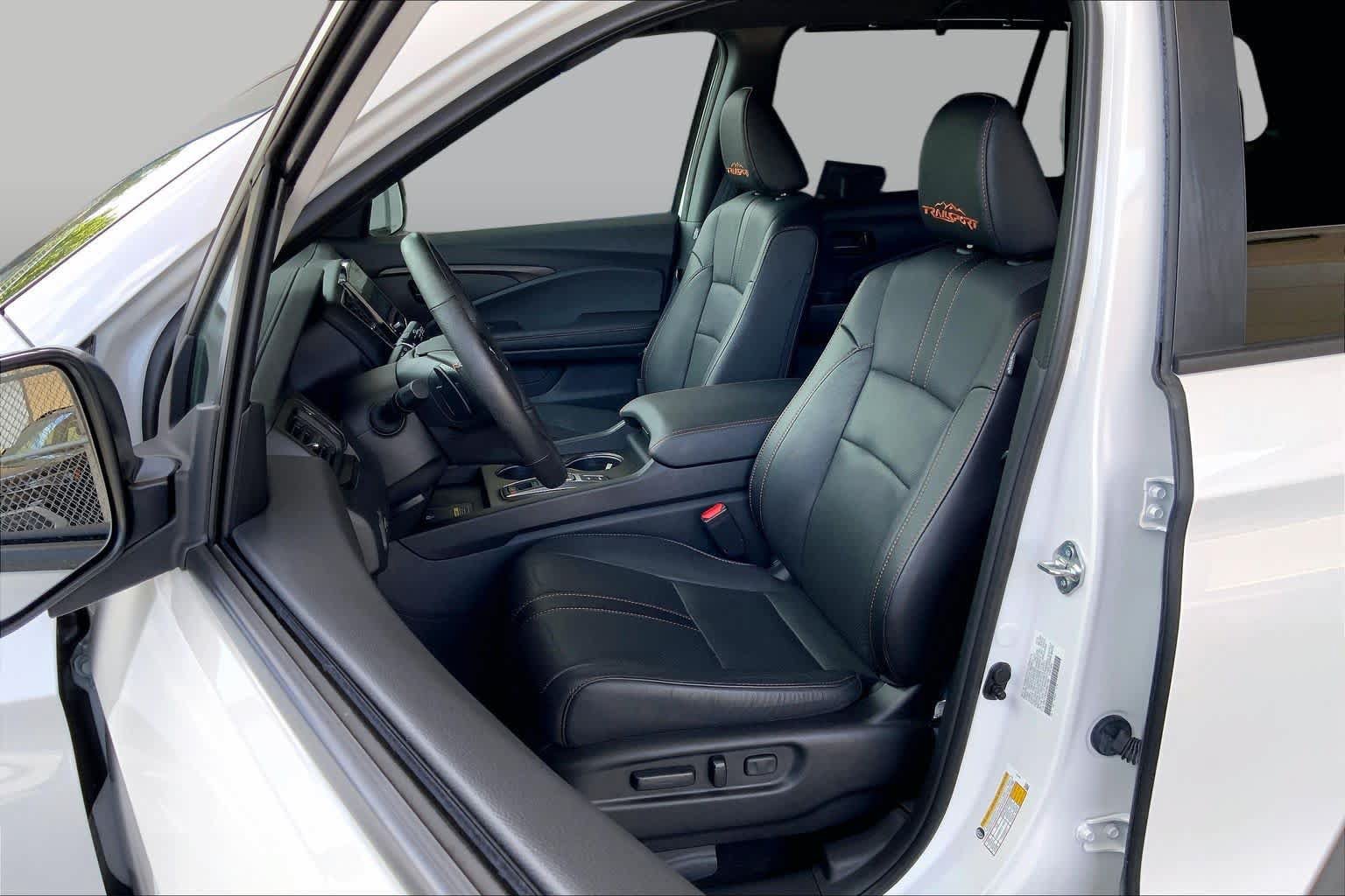 Used 2025 Honda Passport TrailSport image 8