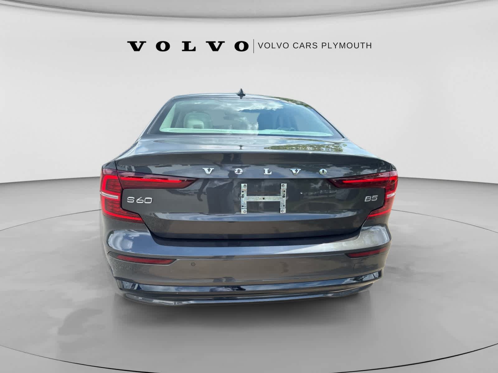 Used 2025 Volvo S60 B5 Plus FWD image 8