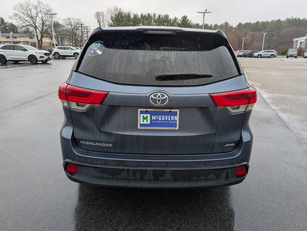 Used 2019 Toyota Highlander LE image 4
