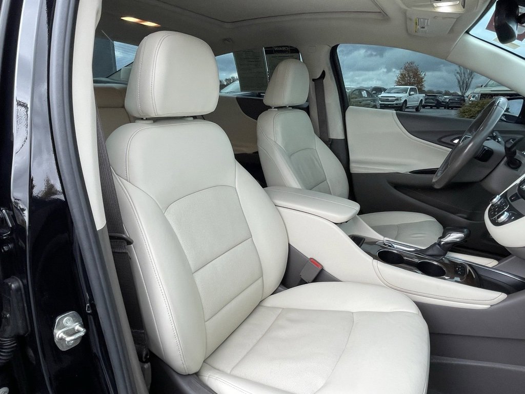 Used 2021 Chevrolet Malibu Premier image 30