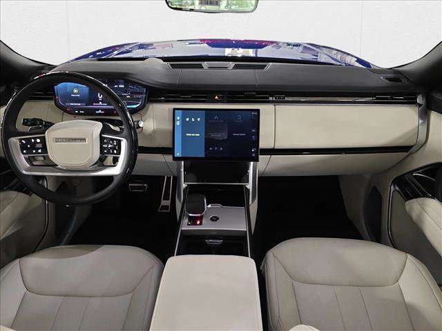 New 2025 Land Rover Range Rover Autobiography image 9