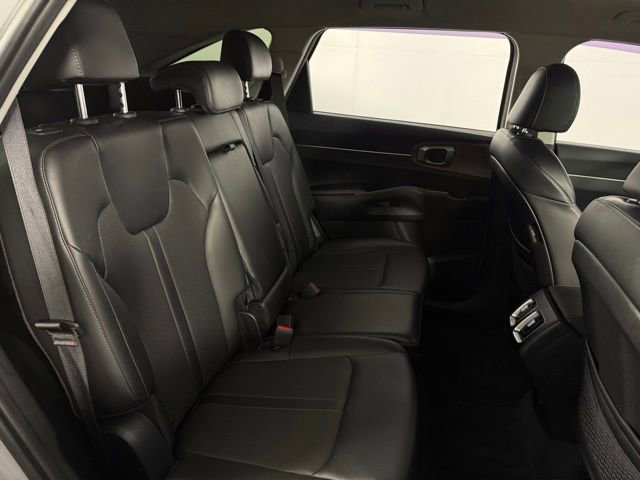 Used 2022 Kia Sorento S image 42