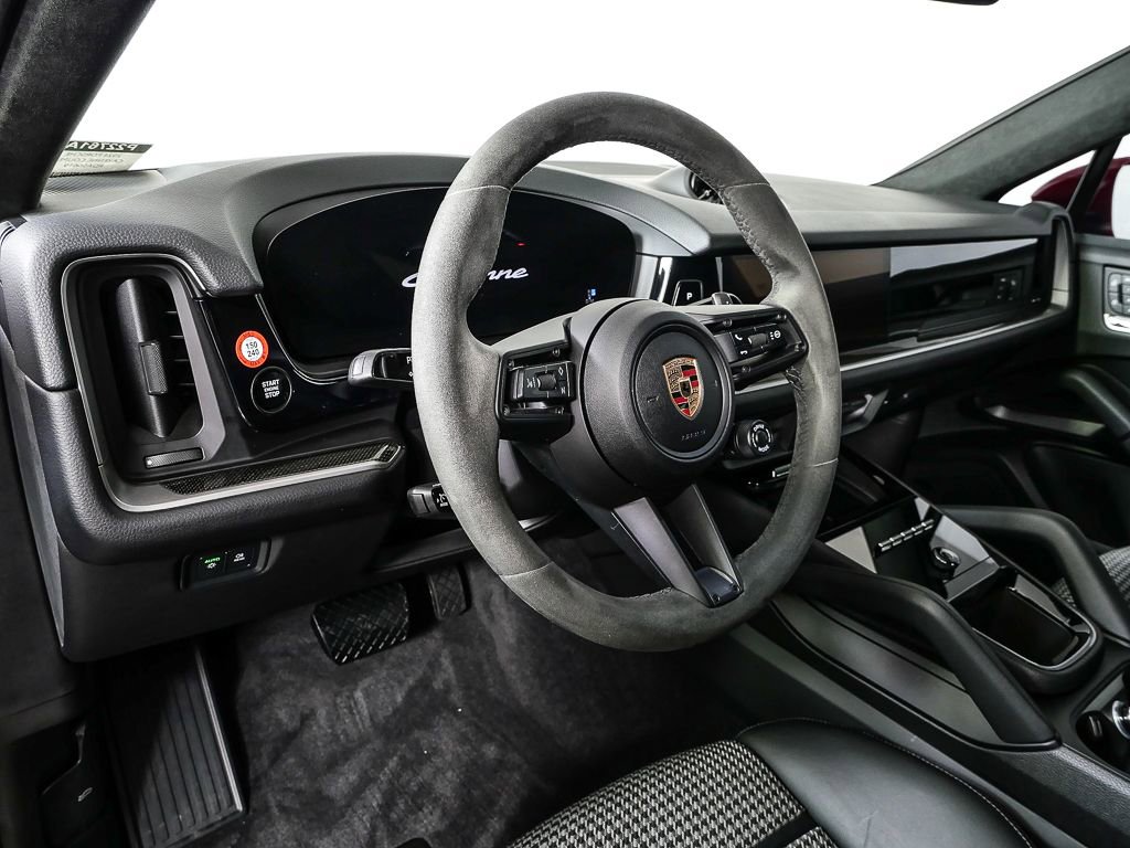 Certified 2024 Porsche Cayenne Coupe AWD/4WD image 4