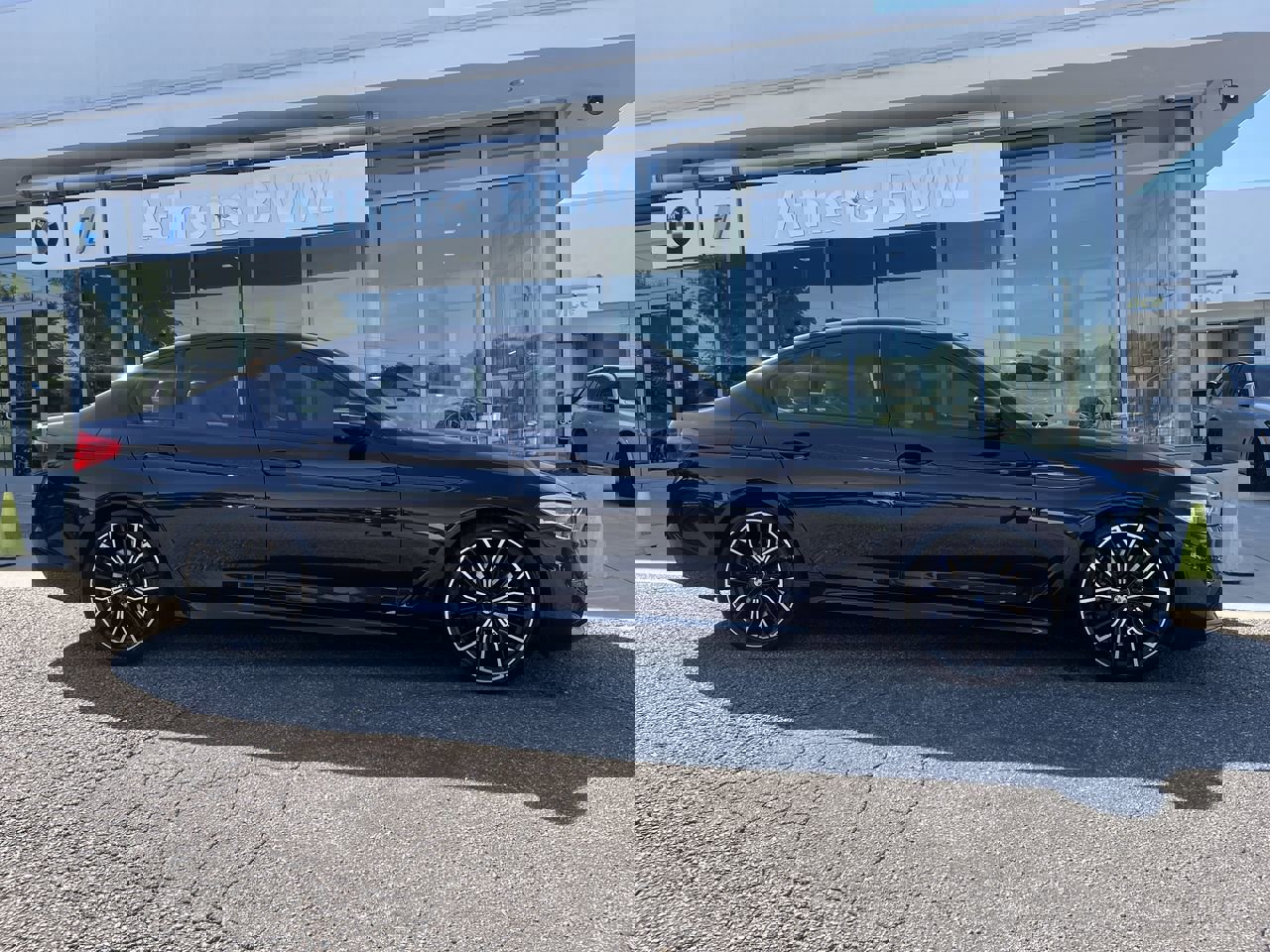 Used 2019 BMW M550i xDrive w/ Premium Package image 9