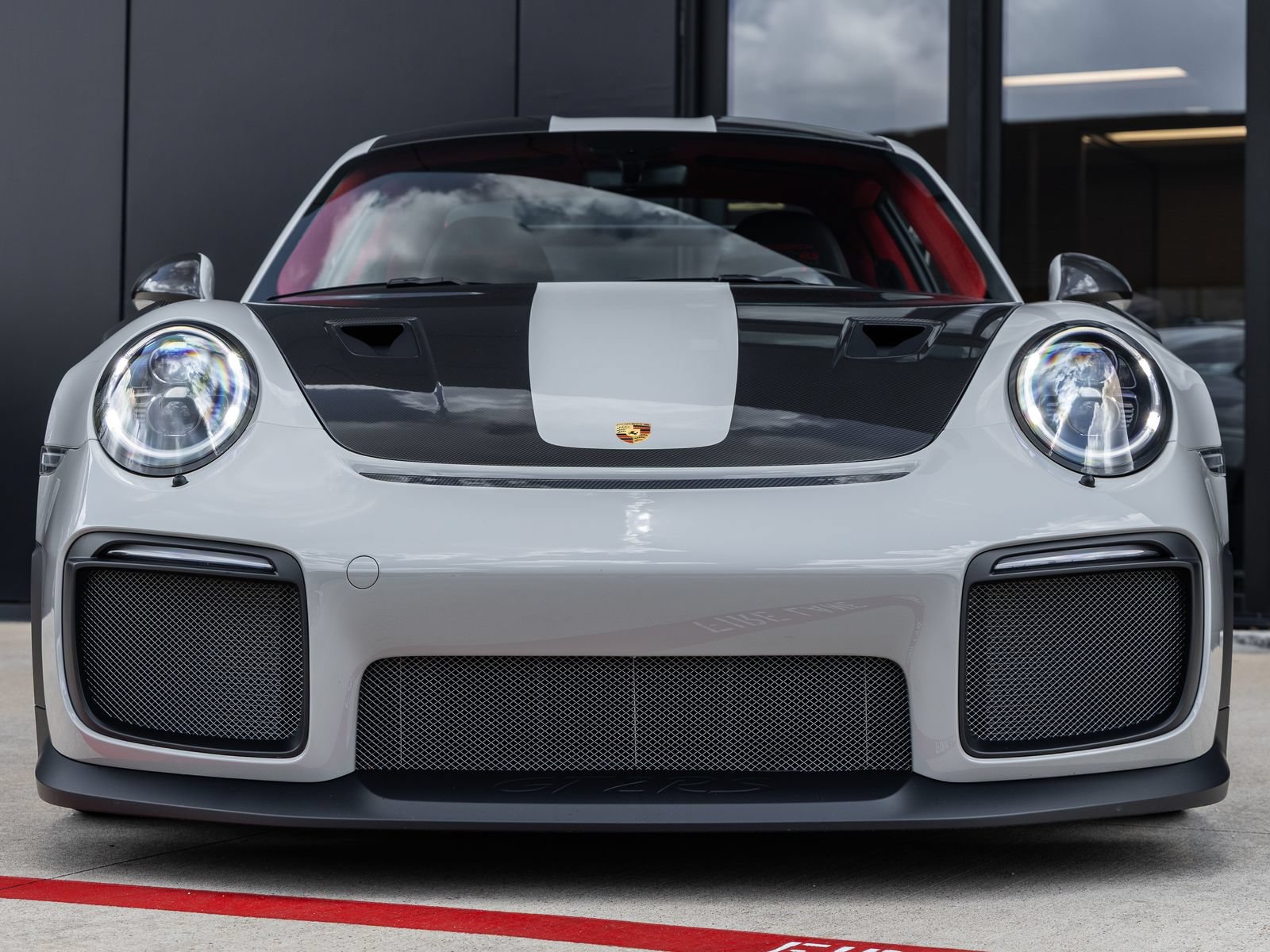 Certified 2019 Porsche 911 GT2 RS RWD image 9