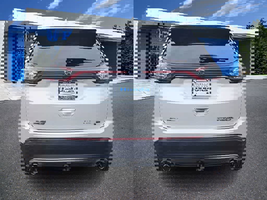 Used 2018 Ford Edge Titanium w/ Equipment Group 301A AWD/4WD image 23