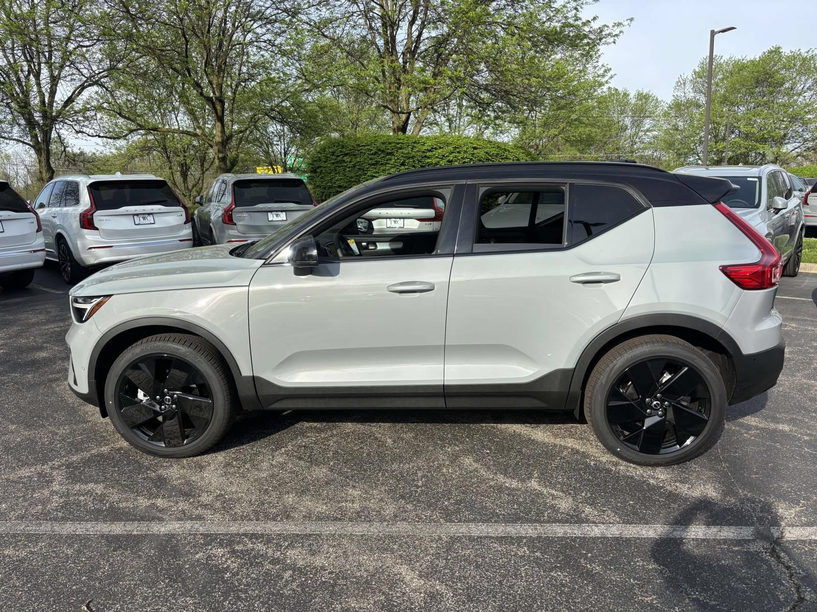 New 2026 Volvo XC40 B5 Ultra w/ Protection Package Premier AWD/4WD image 8