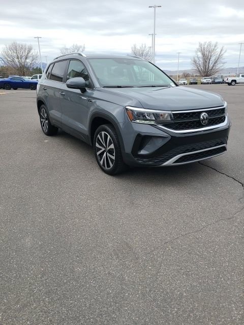 Used 2023 Volkswagen Taos SE image 2