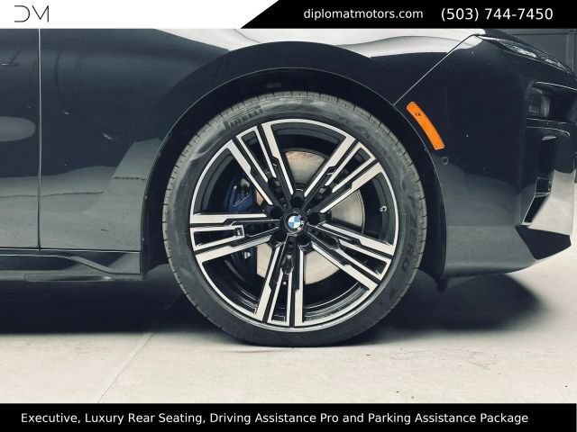 Used 2023 BMW 760i xDrive w/ Executive Package AWD/4WD image 54