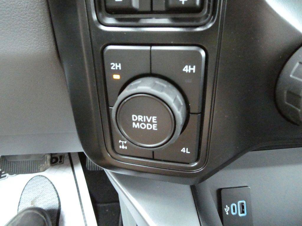 New 2026 Ford F250 XLT w/ XLT Premium Package AWD/4WD image 23