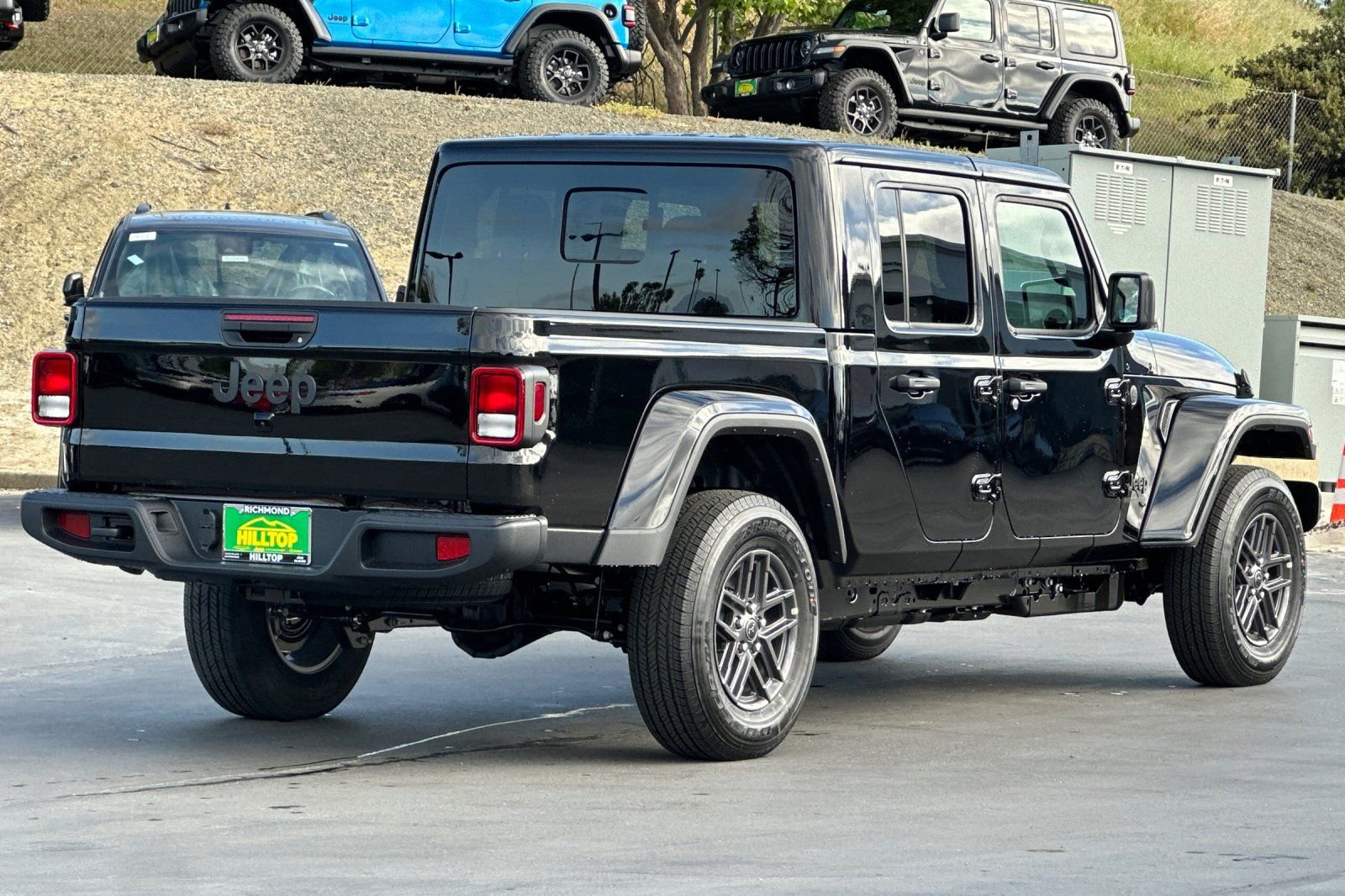 New 2026 Jeep Gladiator Sport image 4