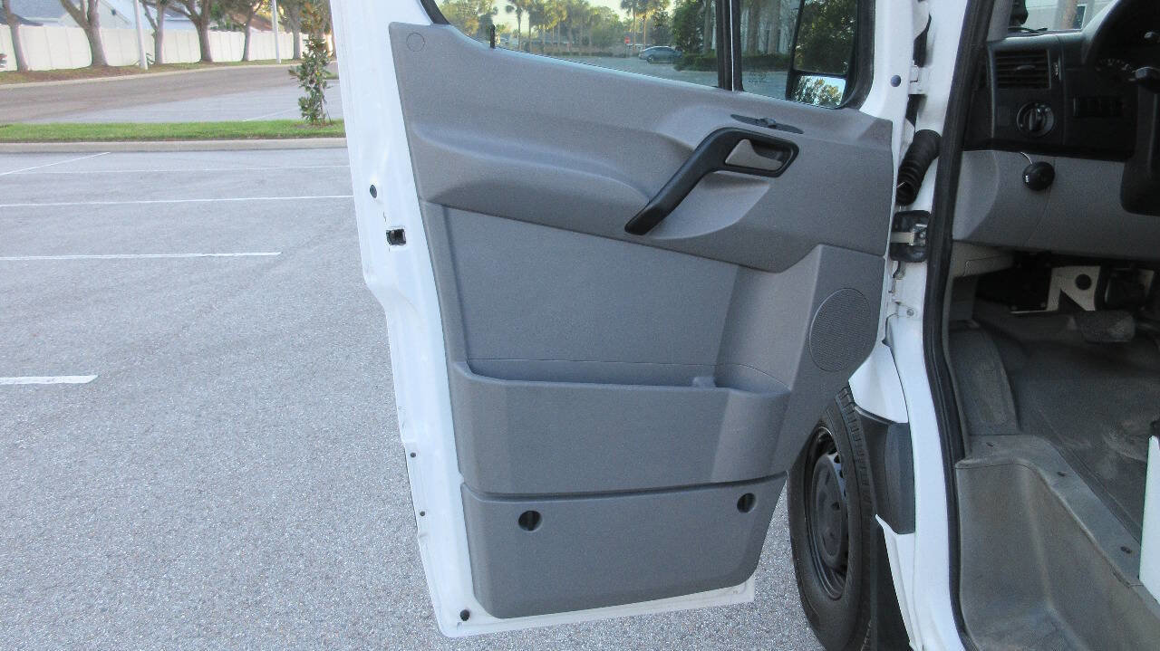 Used 2011 Freightliner Sprinter 2500 image 12