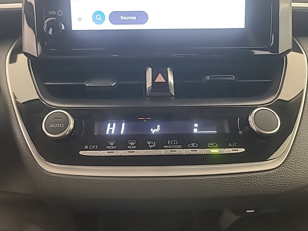 Used 2025 Toyota Corolla LE FWD image 35