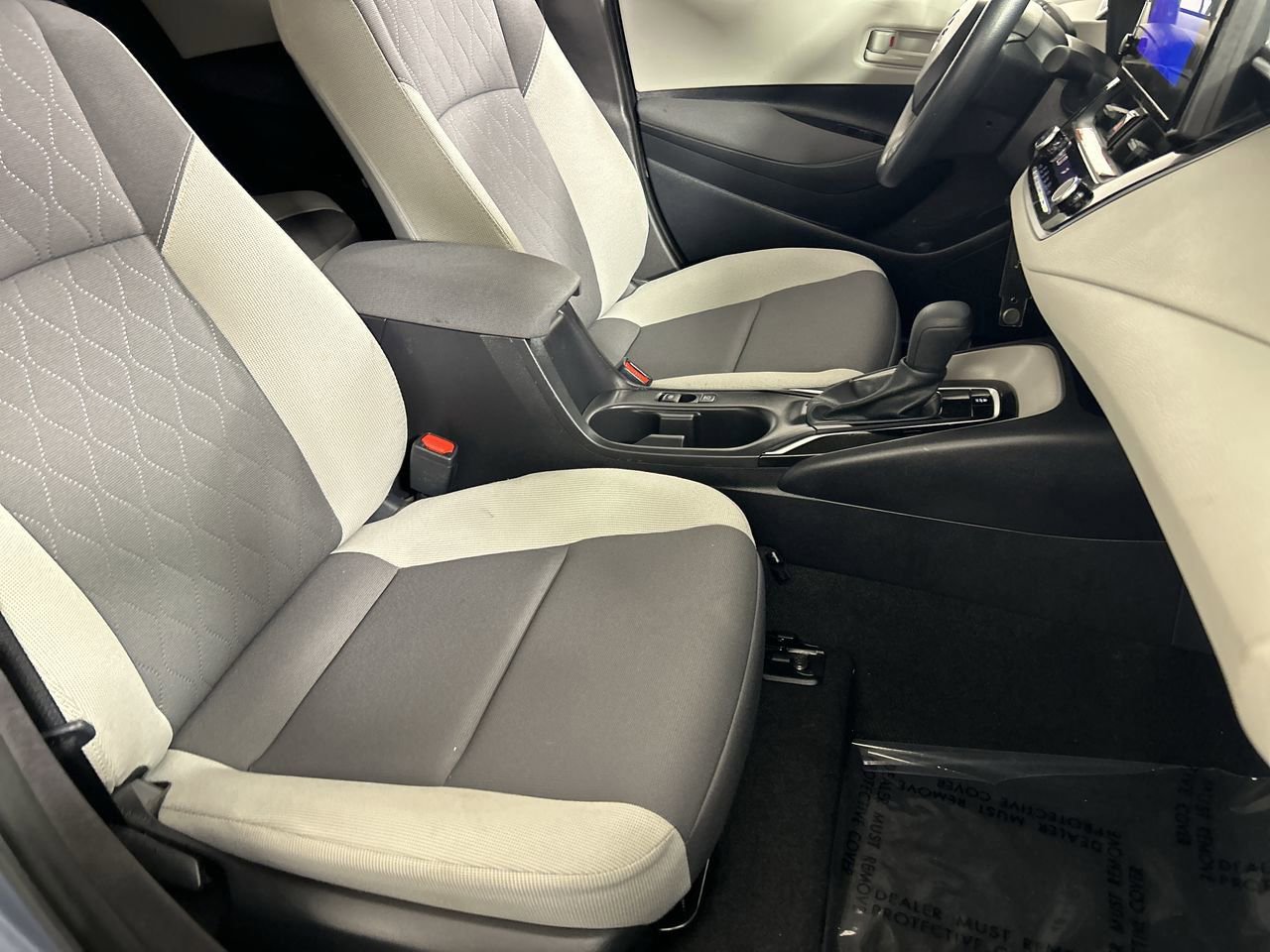 Used 2025 Toyota Corolla LE image 25