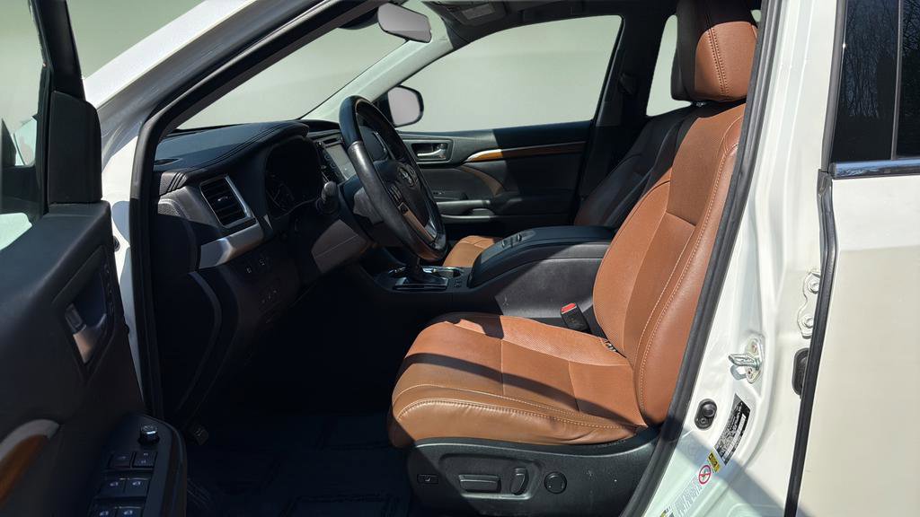 Used 2018 Toyota Highlander Limited Platinum image 11
