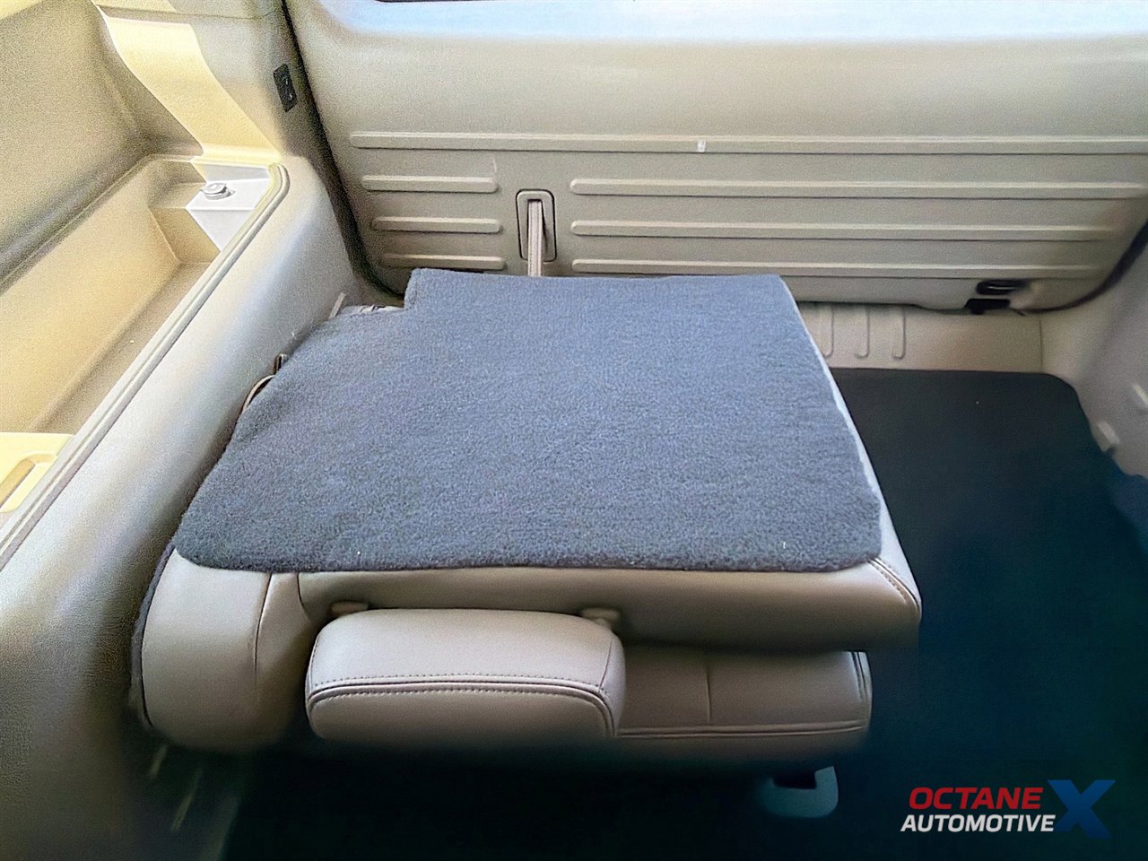 Used 2003 HUMMER H2 w/ Preferred Equipment Group image 27