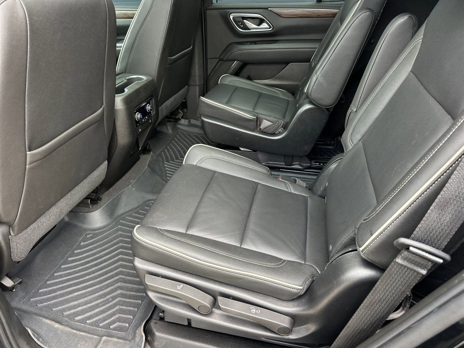 Used 2021 Chevrolet Tahoe Premier AWD/4WD image 11