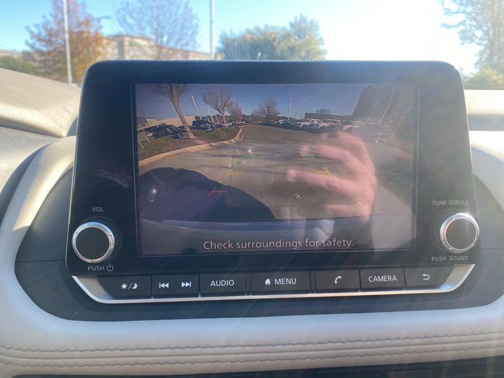 Used 2023 Nissan Rogue SV image 21