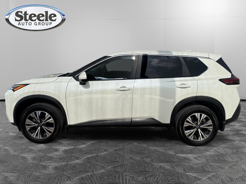 Used 2023 Nissan Rogue SV FWD image 2