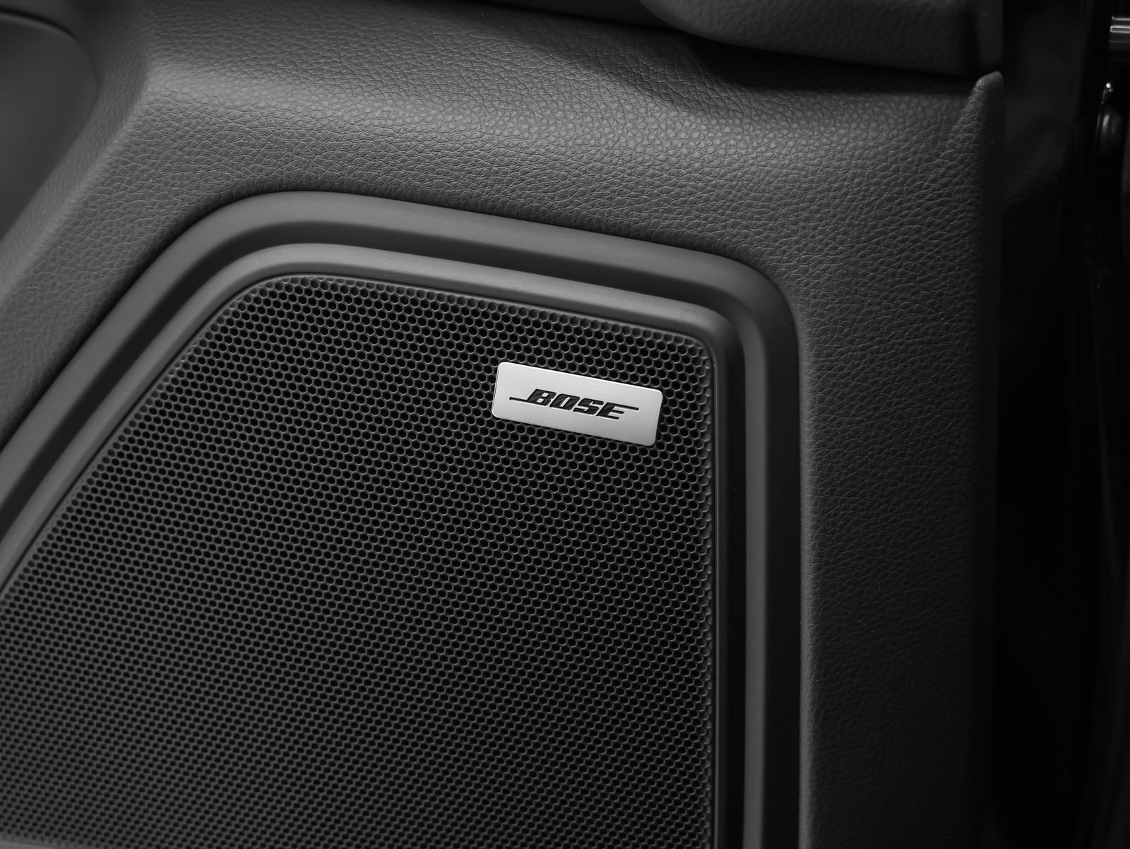 New 2026 Porsche Macan AWD/4WD image 35