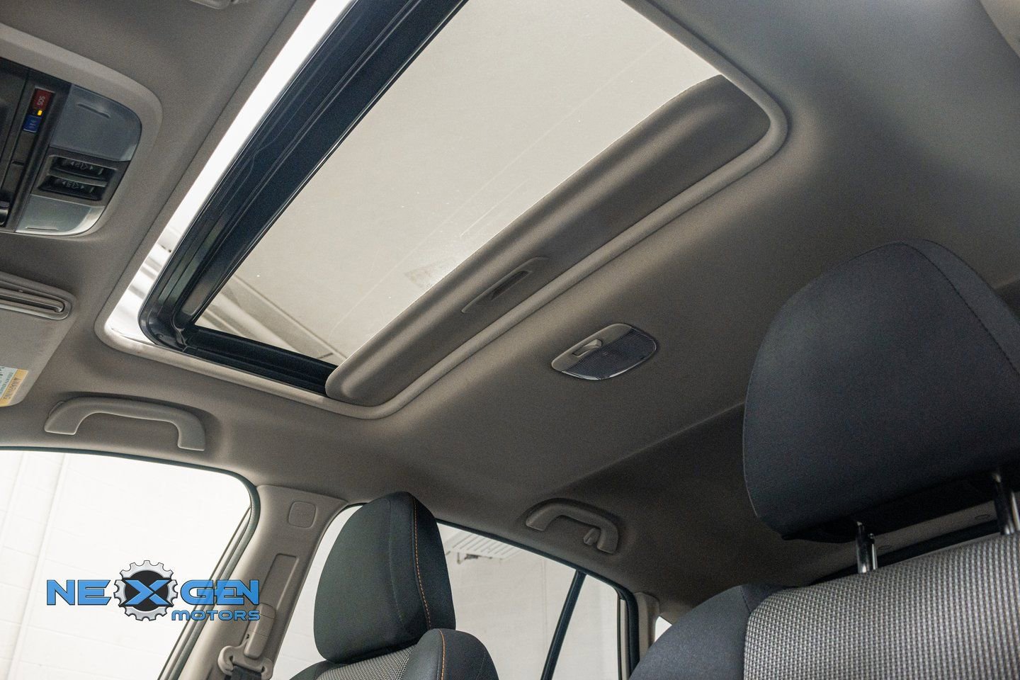 Used 2020 Subaru Crosstrek 2.0i Premium w/ Moonroof Package 2 image 22